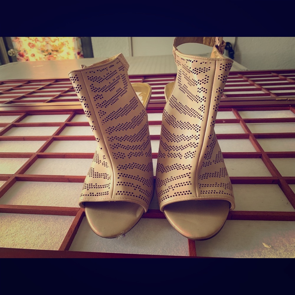Women’s dress heels